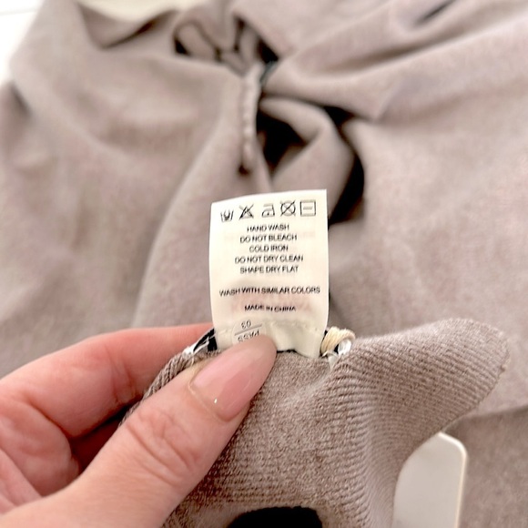 Puli Tan Asymmetrical Shrug with V-Neck - Picture 9 of 9